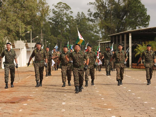 DefesaNet - Terrestre - 3ª DE comemora os 371 anos do Exército ...